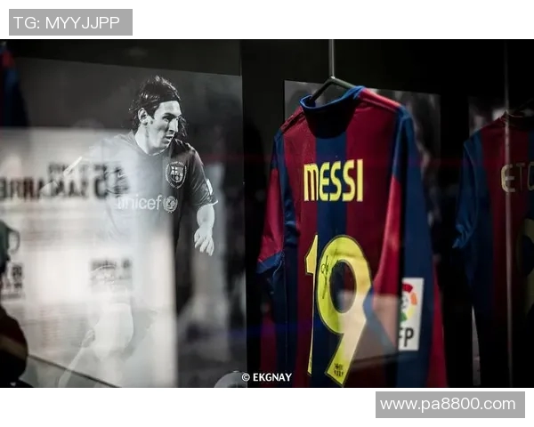 足球明星背包时尚搭配全景展示让你领略潮流与运动的完美结合