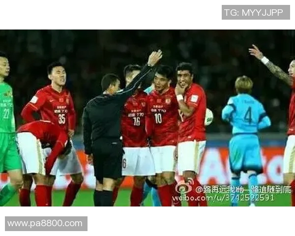 非洲足球明星下跪事件引发全球关注与讨论的背后意义与影响